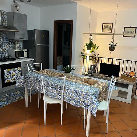 A Casa Di Francy Apartment Palermo Bagian luar foto