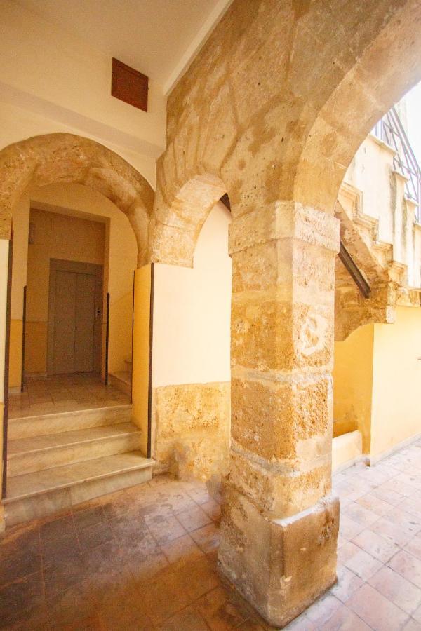 A Casa Di Francy Apartment Palermo Bagian luar foto