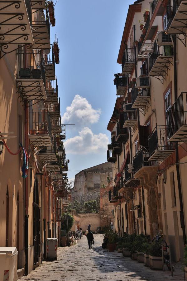 A Casa Di Francy Apartment Palermo Bagian luar foto